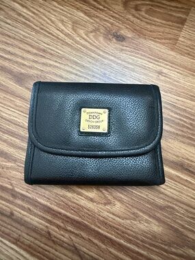 Downtown Design Group (DDG) Black Fold Wallet with Gold Plaque
